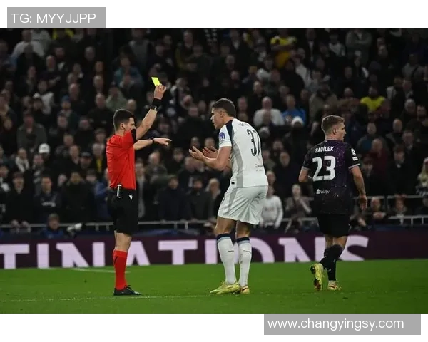 英超激战：多特蒙德大胜莱比锡红牌事件引发全场热议